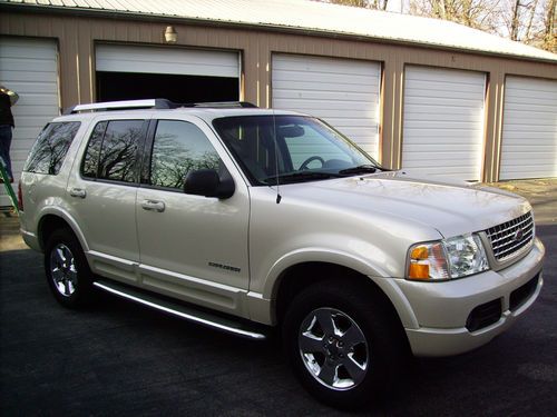 2005 explorer limited 4wd extra nice!!