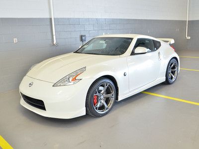 2013 nissan 370z nismo pearl white