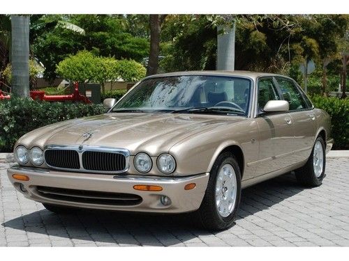 No reserve 1998 xj8 low miles one owner no reserve 3 day auction :)