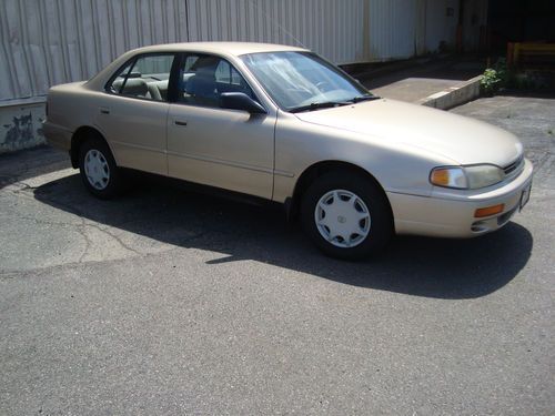 1995 toyota camry xle 4cyl 2.2l gas saver engine,remote control,no reserve price