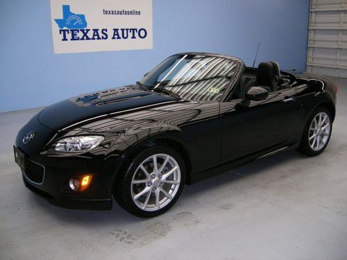 We finance!!  2010 mazda mx-5 miata hardtop convertible touring auto paddles 31k