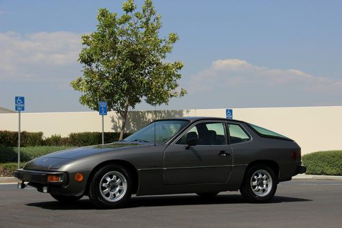 Rare find-mint condition-1978 924-limited edition-low miles-serviced-no reserve