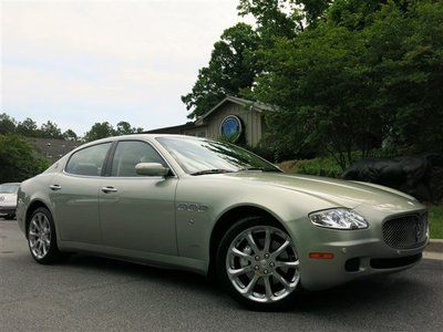 Executive gt great options beautiful colors super low miles!!