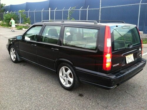 1998 volvo v70 t5 / stationwagon / 5-speed manual trans / turbo / clean wagon