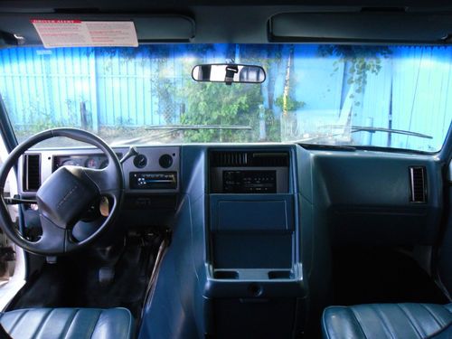 Used Cars And Trucks >> Buy used No Reserve 95 Chevy G30 Ext 32K Miles 5.7L Beauville Sport Hyd Lift Must Sell !! in ... Used Cars And Trucks >> Buy used No Reserve 95 Chevy G30 Ext 32K Miles 5.7L Beauville Sport Hyd Lift Must Sell !! in ...
