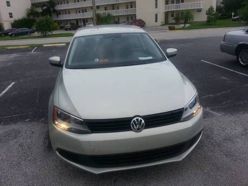 Volkswagen vw jetta se 2011 one owner perfect condition!! $47.000 k, 6 speed