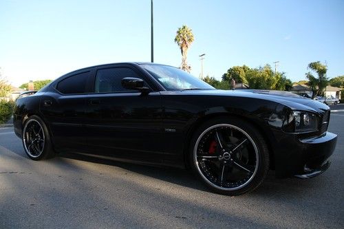 2007 dodge charger r/t . . low miles. . 22 inch mht rims