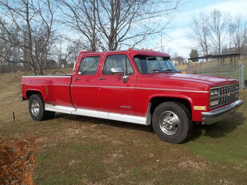 Chev 1989 1 ton 4 door dually lots of new parts runs super