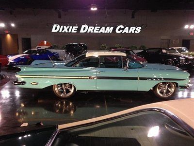 Vintage tail fins bubble top sport coupe disc brakes 350 v8 59 chevy impala
