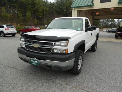One owner clean carfax 4x4 8.1 v8 3500 low miles