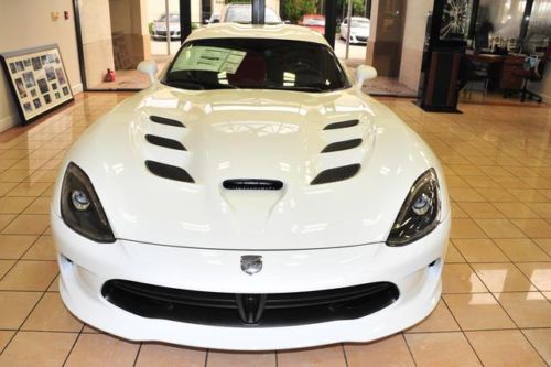 2013 dodge srt viper coupe viper white engine  8.4l v10 spi