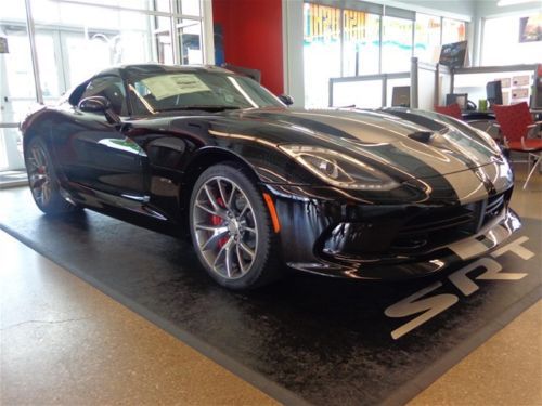 2013 coupe new 8.4l v10 manual 6-speed rwd venom black clearcoat