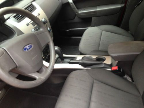 Find Used 2008 Ford Focus Se 34000 Mi 4 Door Red With
