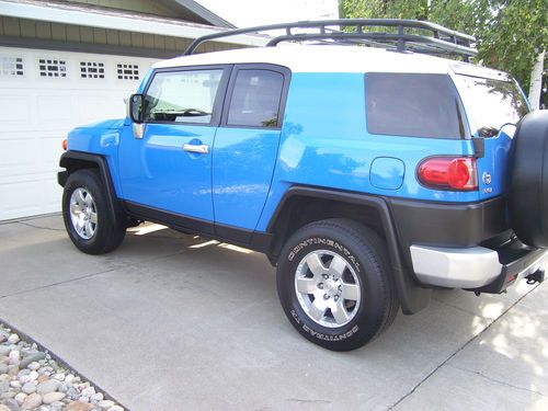 2007 toyota fj cruiser  4 wheel drive  clear carfax   96k  clean 1 owner vehicle