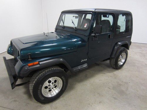 95 jeep wrangler 5-spd manual 4x4 factory hard top one owner 80 pics