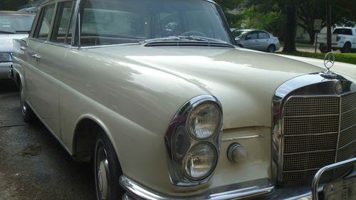 Mercedes benz 230 s fintail 1966