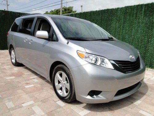 12 sienna le very clean 1 owner florida driven family passenger van backup