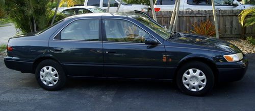 1997 toyota camry le sedan 4-door 2.2l