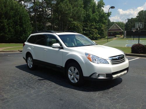 2011 subaru outback 3.6r limited  towing pwr  17.5k miles  showroom condition**