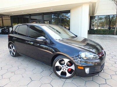 2011 volkswagen gti 4 dr., 6 speed in mint condition,best color combo, hot !!