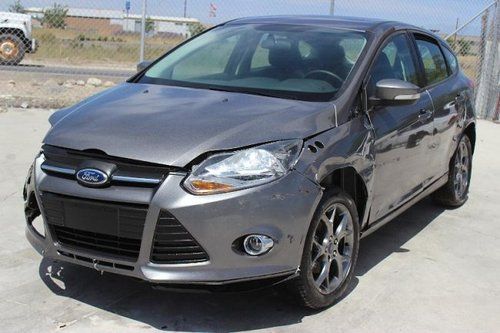 2013 ford focus se damaged salvage only 3k miles economical runs! nice unit l@@k