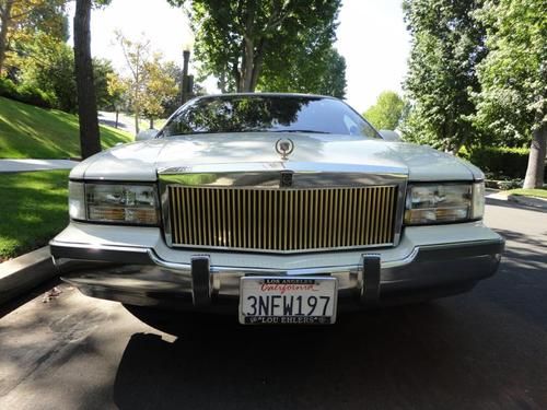 1995 cadillac fleetwood brougham gold package - very clean - 24,600 miles