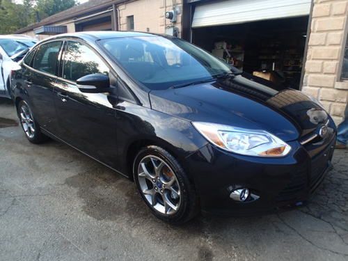 2013 ford focus se, salvage, damaged, leather, loaded, wrecked, runs and drives
