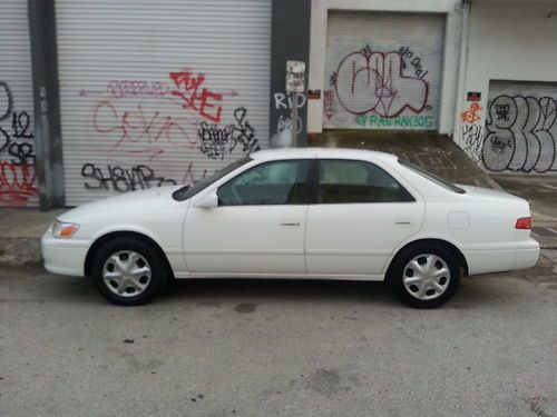 2001 toyota camry ce sedan 4-door 2.2l