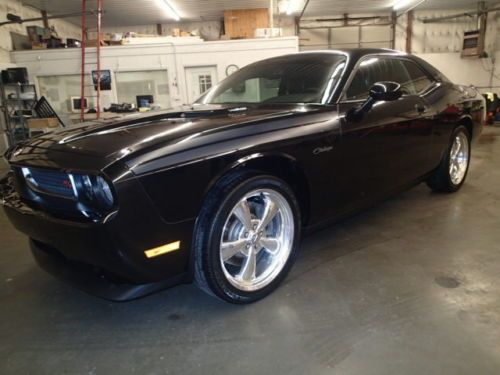 2010 dodge challenger rt, salvage, runs and drives, hemi, coupe