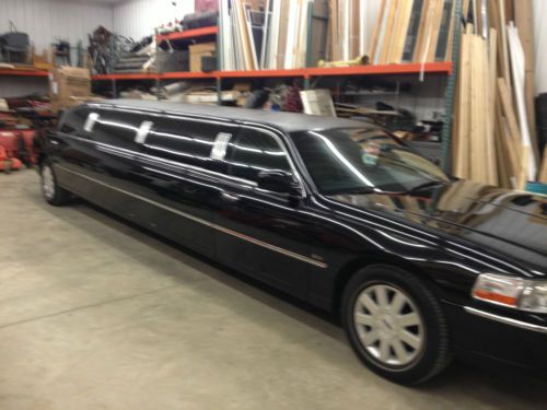 2004 lincoln town car limousine ecb 120&#034; fantasy..private car.limo..not cadillac