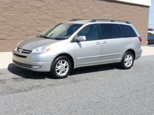 2005 toyota sienna xle limited awd minivan..navigation..dvd..sunroof..clean!!