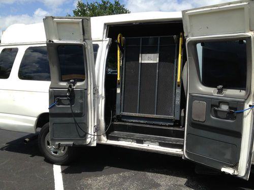 Sell used 2004 Ford E-350 Super Duty XLT Handicap ... Sell used 2004 Ford E-350 Super Duty XLT Handicap ...