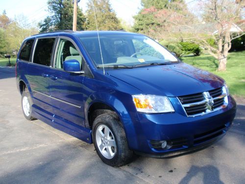 2010 dodge grant caravan sxt!!! wheelchair !! nice handicap van !!!