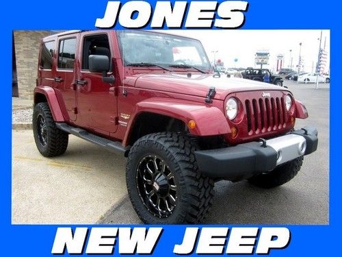 New 2013 jeep wrangler unlimited 4wd sahara with lift kit msrp $43525