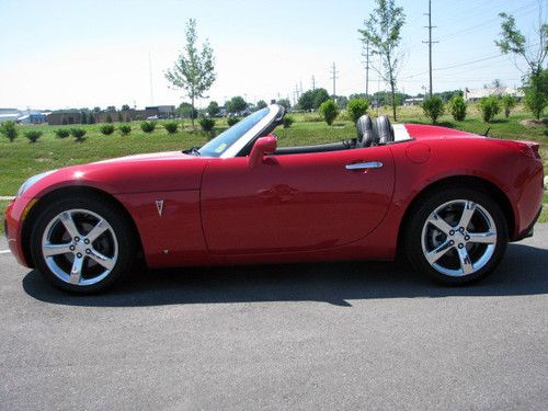 Red gxp convertible 2-door 2.0l turbo onstar automatic rwd xm radio fog lights