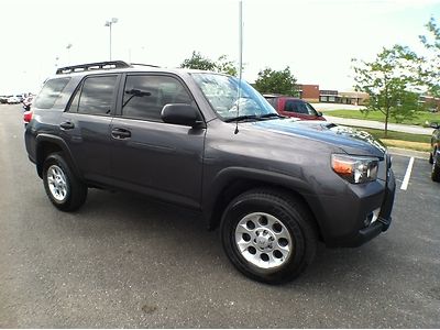 2010 toyota 4runner / 4x4 / roof / navigation / low miles