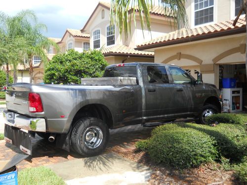 2011 dodge ram 3500  4x4 dually, with 5th wheel and toe package