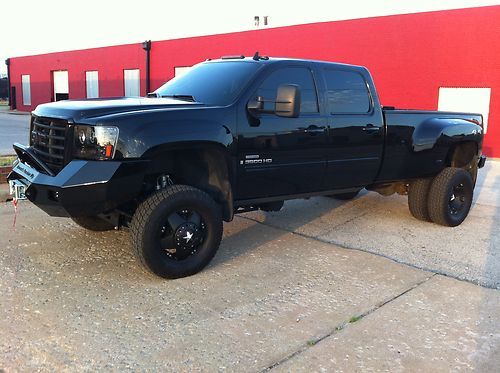 2009 gmc 3500 dually 4x4 black on black with all options available