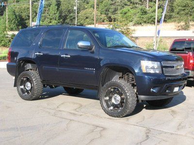 Chevy lifted off road suv 5.3  4x4 four wheel drive tow blue nav navgation bose