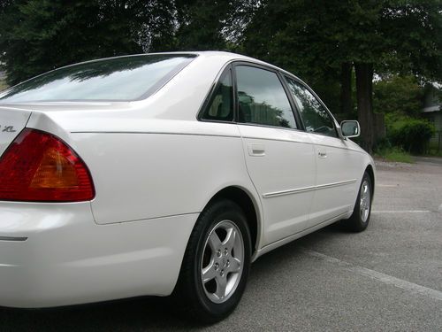 2000 toyota avalon.12 year one owner.well maintained, excellent condition.