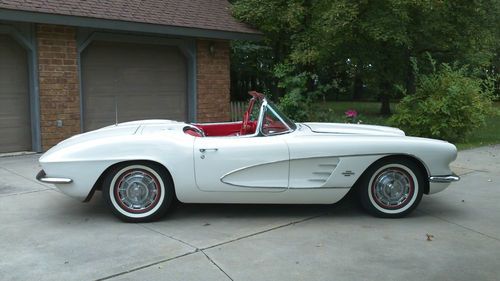 1961 chevrolet corvette