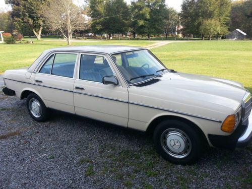 1982 mercedes-benz 240d base sedan 4-door 2.4l