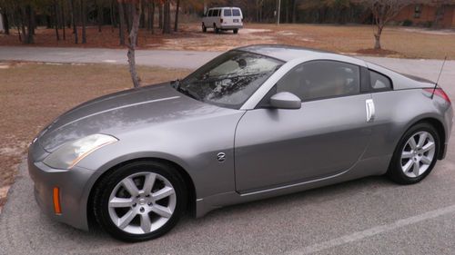 Titanium grey 350z, automatic, leather seats, 33k, one owner