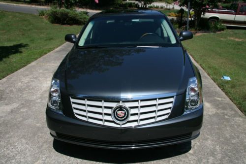 2011 cadillac dts platinum edition  exceptional car fully loaded 29,700 miles