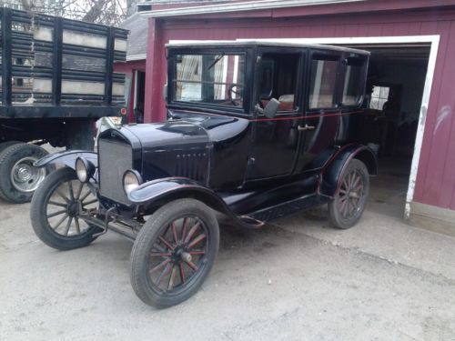 1924 ford model t fordor