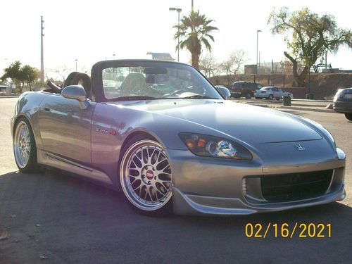 Beautiful one of a kind 2005 honda s2000 low reserve no tax!!!!!!!!!