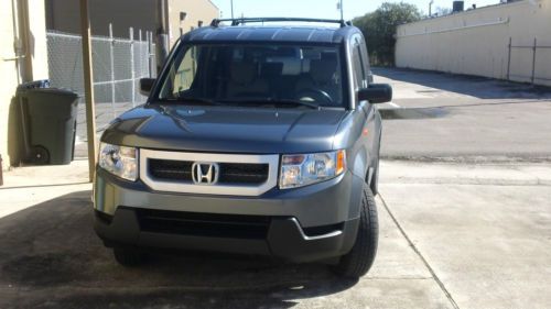 2011 honda element ex 4wd 15k milies, abs, stability,automatic