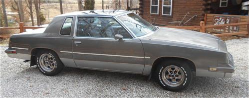 1985 oldsmobile cutlass 442. t-top car. unrestored, daily driver. very nice car.