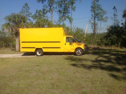 1999 gmc  3500 base extended cargo van 3-door 5.7l