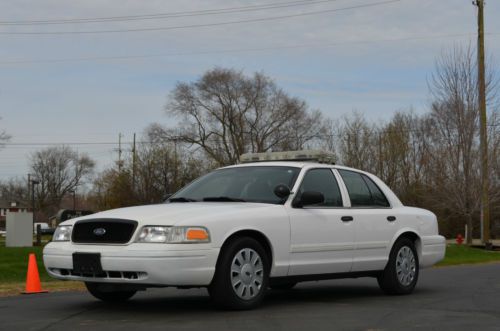 2011 ford crown victoria police interceptor - ohio state police car - loaded